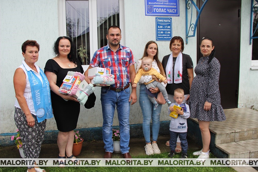 Состоялось награждение победителей фотоконкурса “Мы играем, отдыхаем, папе с мамой помогаем”