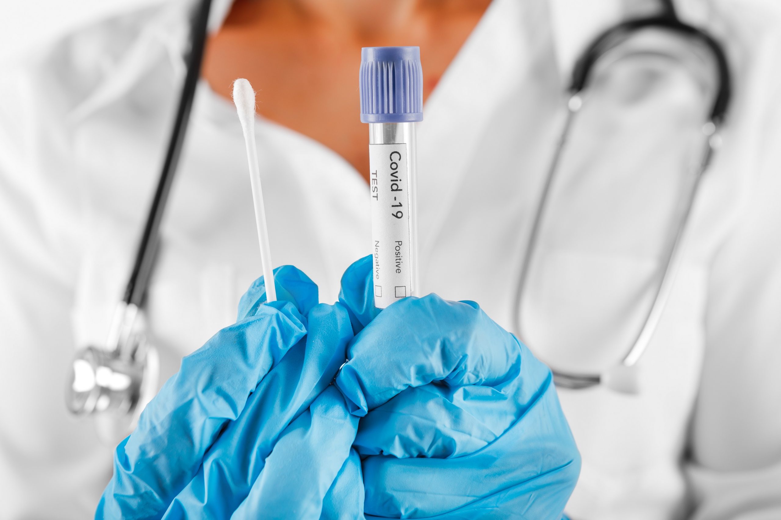 Симптомы «Омикрона» несколько отличаются от классической коронавирусной инфекции