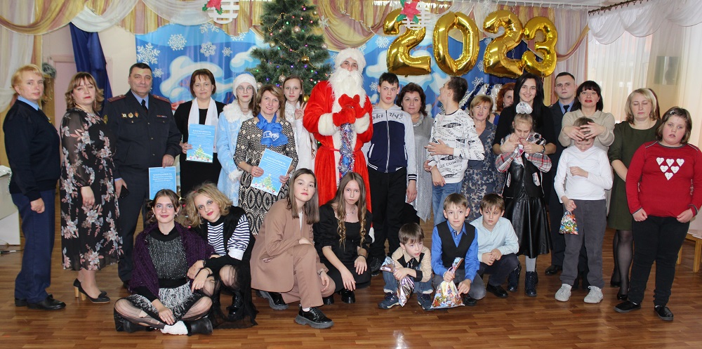 У Ма­ларыцкім раённым цэнтры карэкцыйна-развіццёвага навучання і рэабілітацыі адбыўся навагодні ранішнік “Цуды пад Новы год”