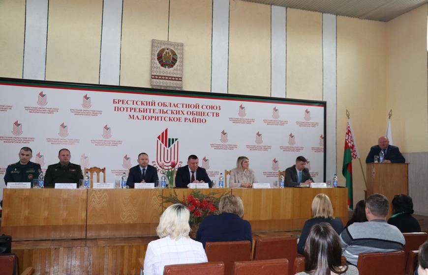 Информационная группа во главе с председателем Малоритского райисполкома встретилась с коллективом Малоритского райпо