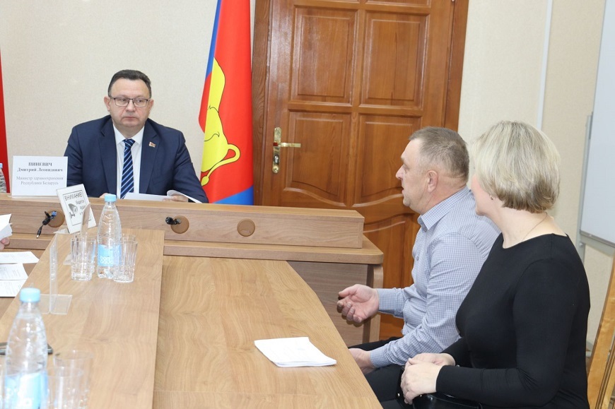 Сегодня личный приём граждан на Малоритчине провёл министр здравоохранения Дмитрий Пиневич