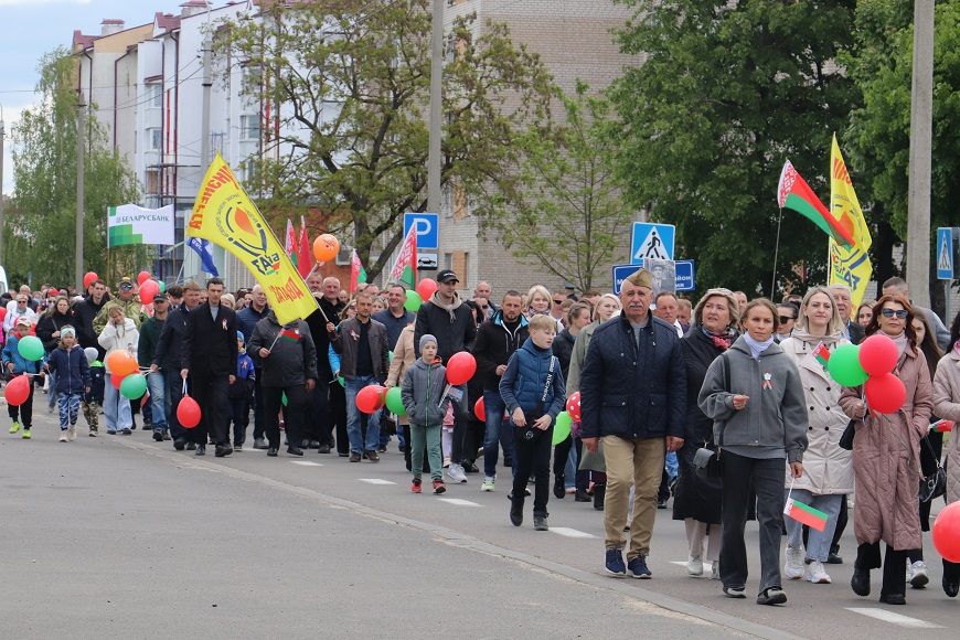Праздничным шествием прошли Малоритчане