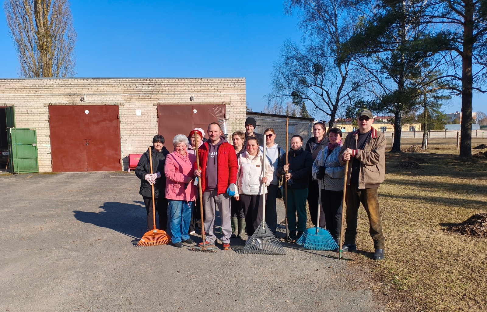 Малоритским районным ЦГиЭ проведен субботник по наведению порядка