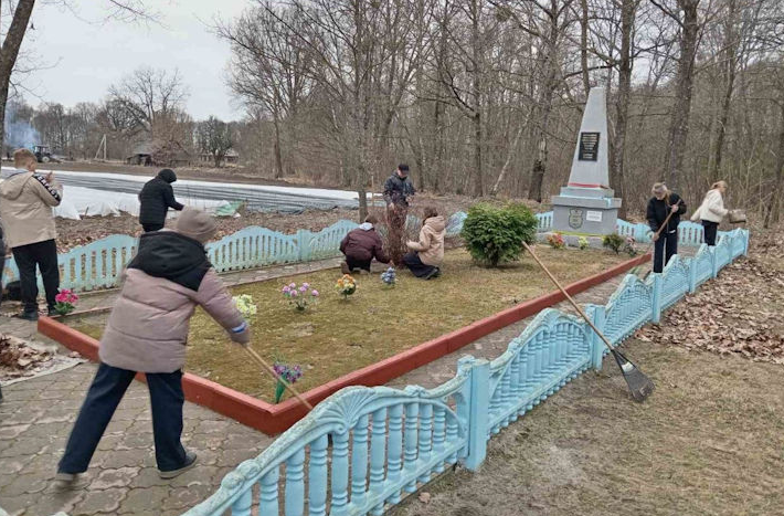Наведение порядка на местах захоронений воинов Великой Отечественной войны